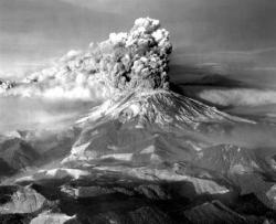 Почему происходят извержения вулканов