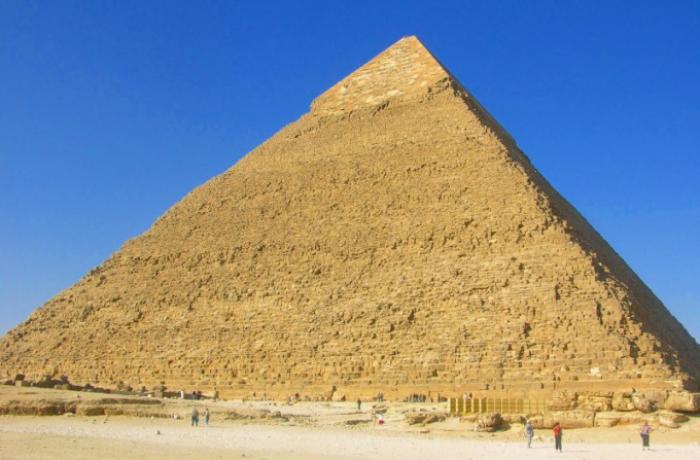 Как вычислить площадь пирамиды